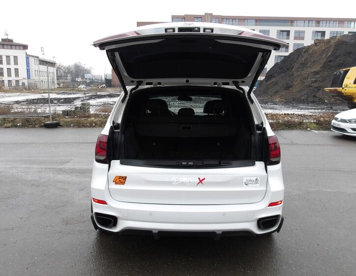 BMW X5 SUV 3,0 l 280 kw