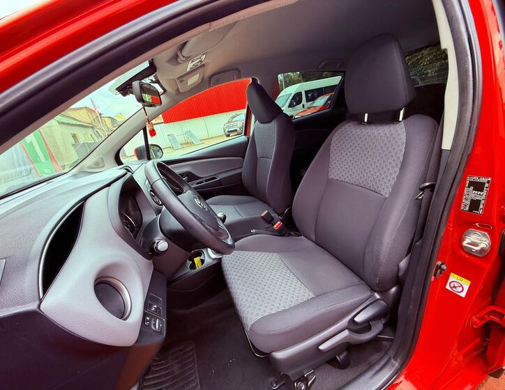 Toyota Yaris 13