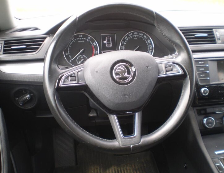 Škoda Superb Sedan 1,4 l 110 kw