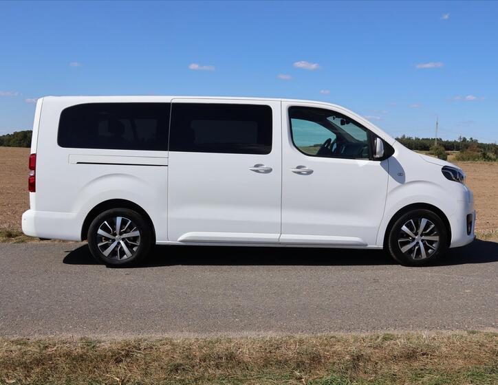 Toyota ProAce Verso 8