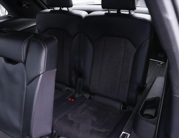 Audi Q7 17