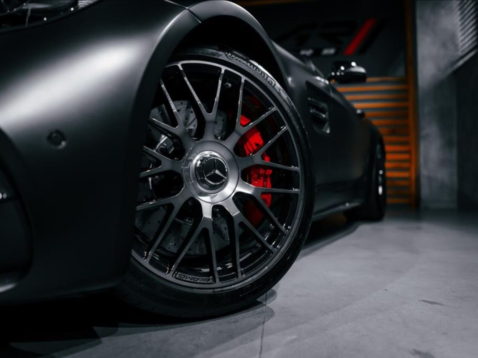 Mercedes-Benz AMG GT 4