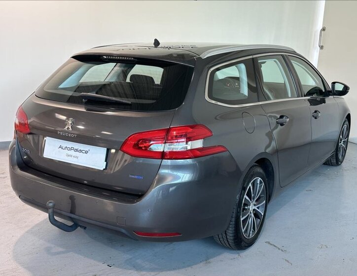 Peugeot 308 4