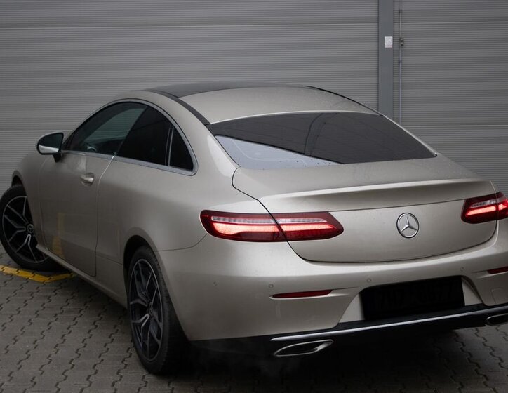 Mercedes-Benz Třídy E 8