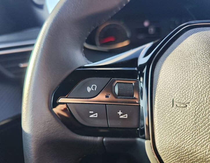 Peugeot 2008 Hatchback 1,2 l 74 kw