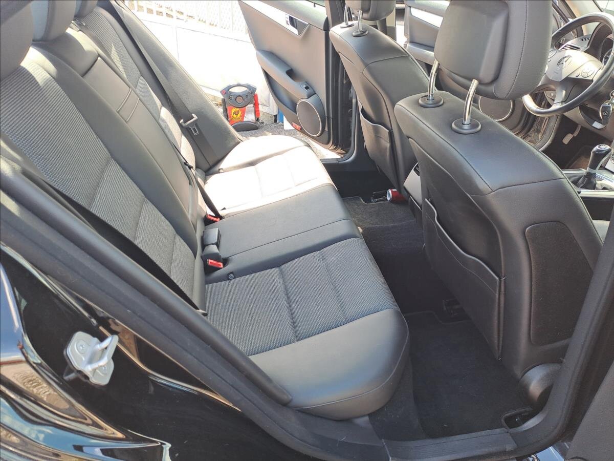 Mercedes-Benz Třídy C Sedan 1,6 l 115 kw