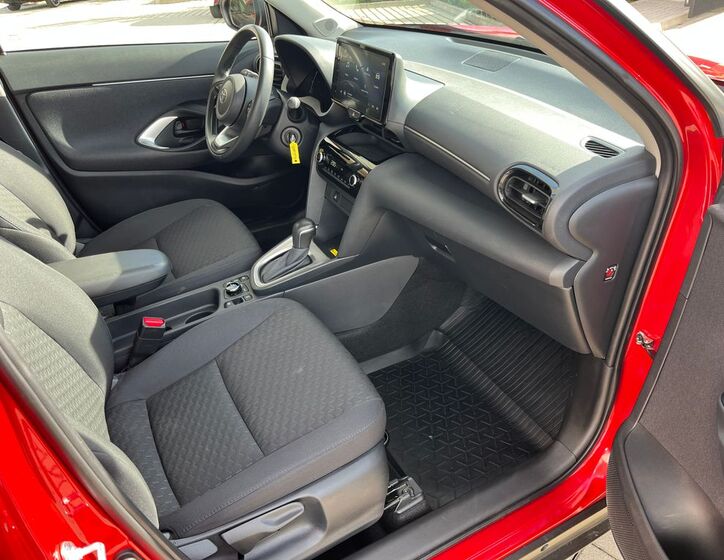 Toyota Yaris Cross 17