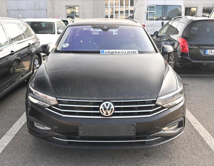 Volkswagen Passat 1