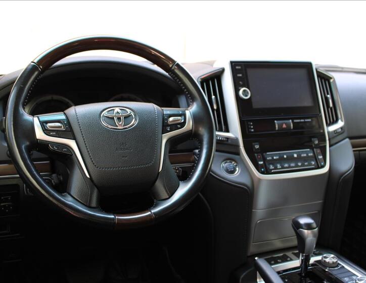 Toyota Land Cruiser 18