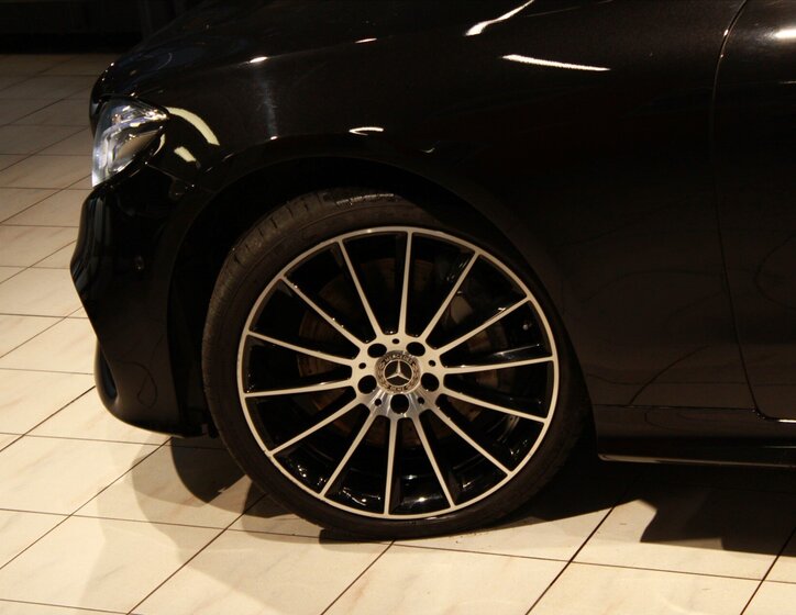 Mercedes-Benz Třídy E 27