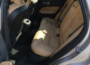 Volvo XC60 SUV / Terénní 2,0 l 145 kw