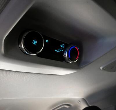 Ford Tourneo Custom 17