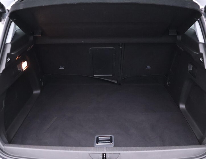 Opel Grandland X SUV 1,6 l 147 kw