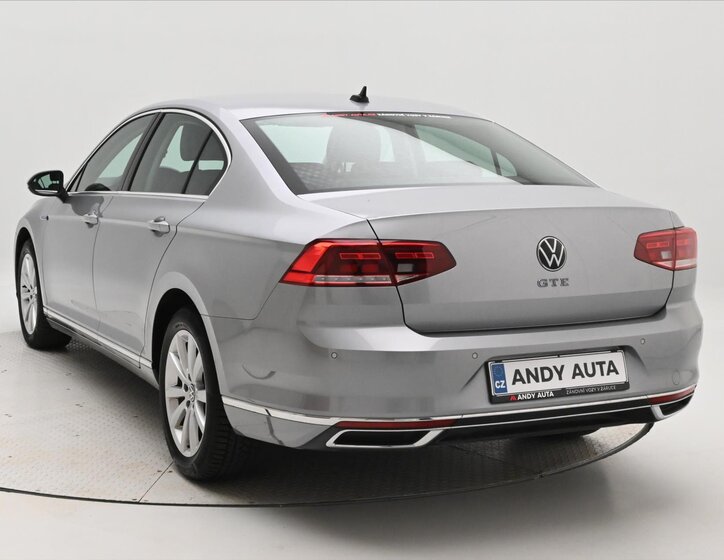 Volkswagen Passat Sedan / Limuzína 1,4 l 115 kw