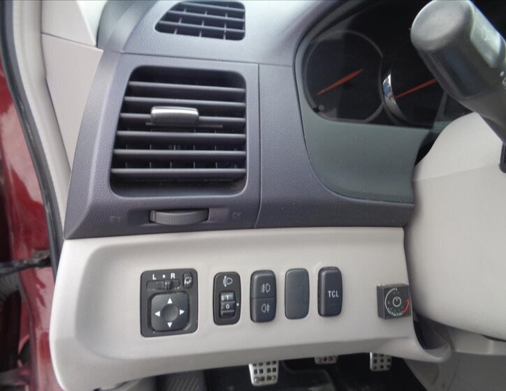 Mitsubishi Grandis Kombi 2,4 l 121 kw