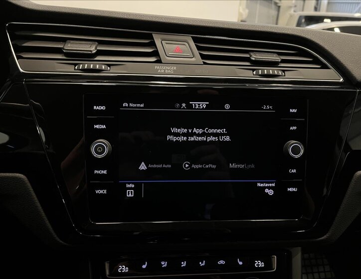 Volkswagen Touran MPV 1,5 l 110 kw