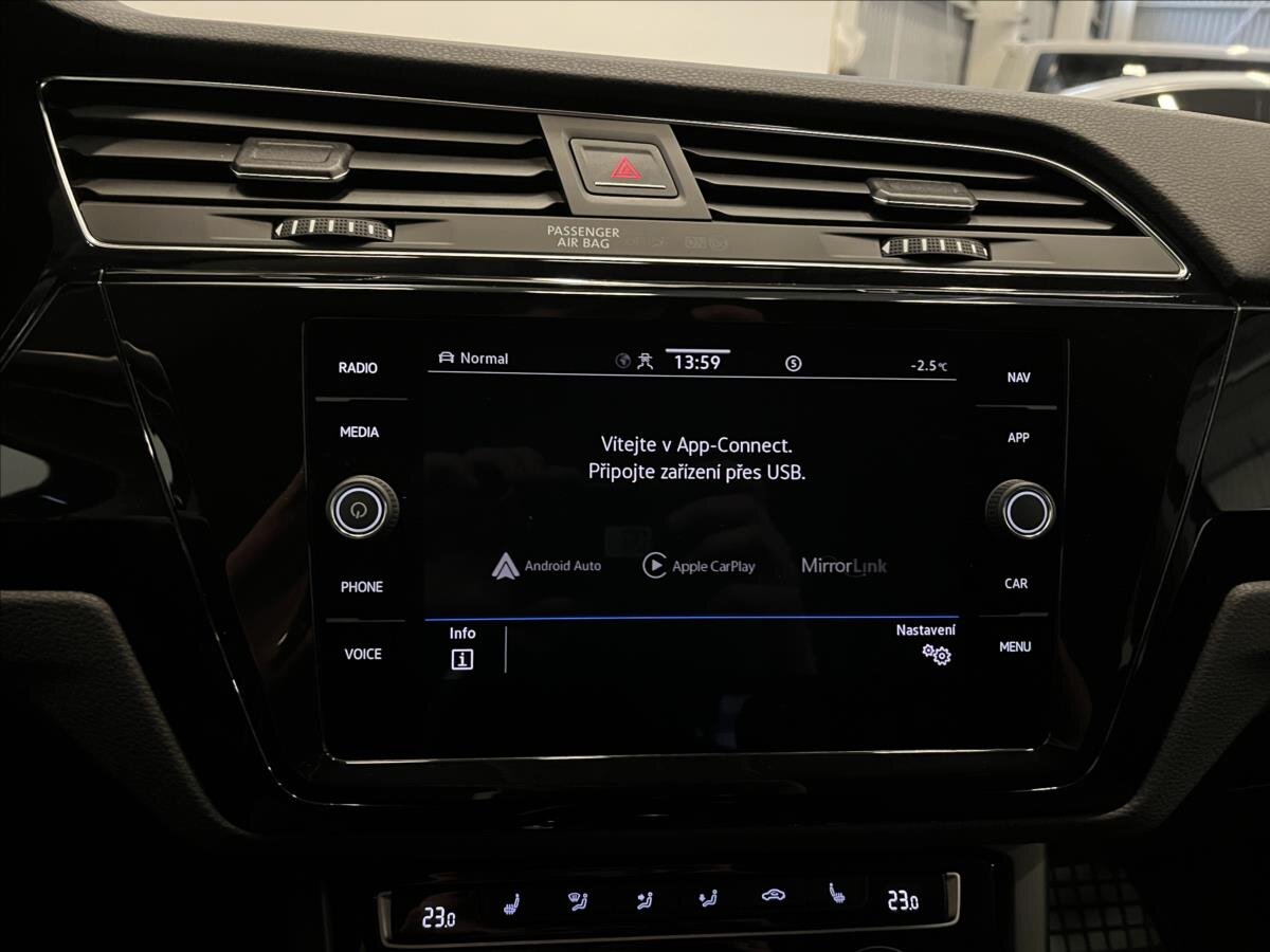 Volkswagen Touran MPV 1,5 l 110 kw