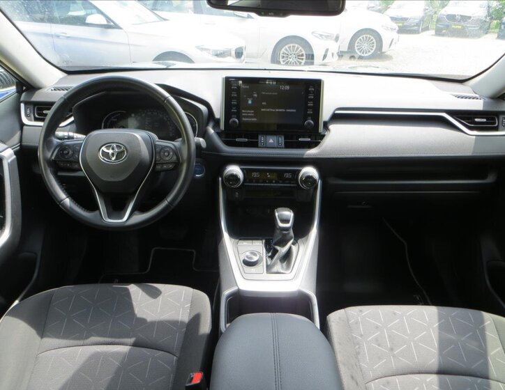Toyota RAV4 SUV / Terénní 2,5 l 131 kw