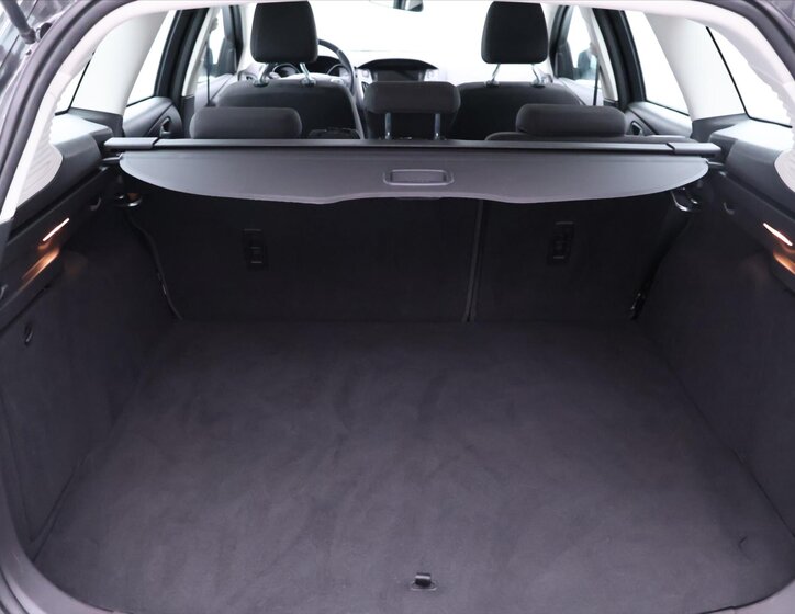 Ford Focus Kombi 999,0 92 kw