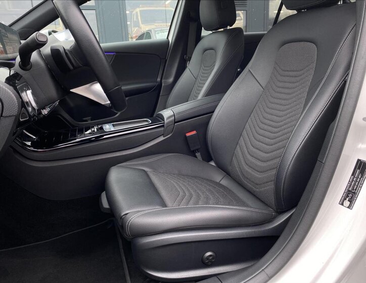 Mercedes-Benz Třídy A Sedan / Limuzína 1,3 l 100 kw