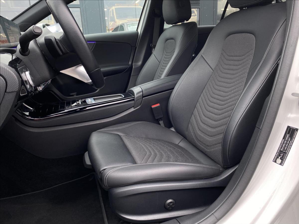 Mercedes-Benz Třídy A Sedan / Limuzína 1,3 l 100 kw