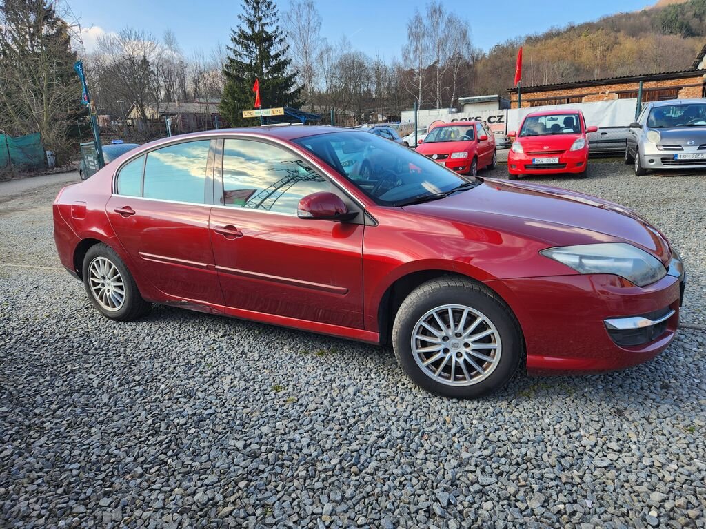 Renault Laguna Sedan / Limuzína 2,0 l 103 kw