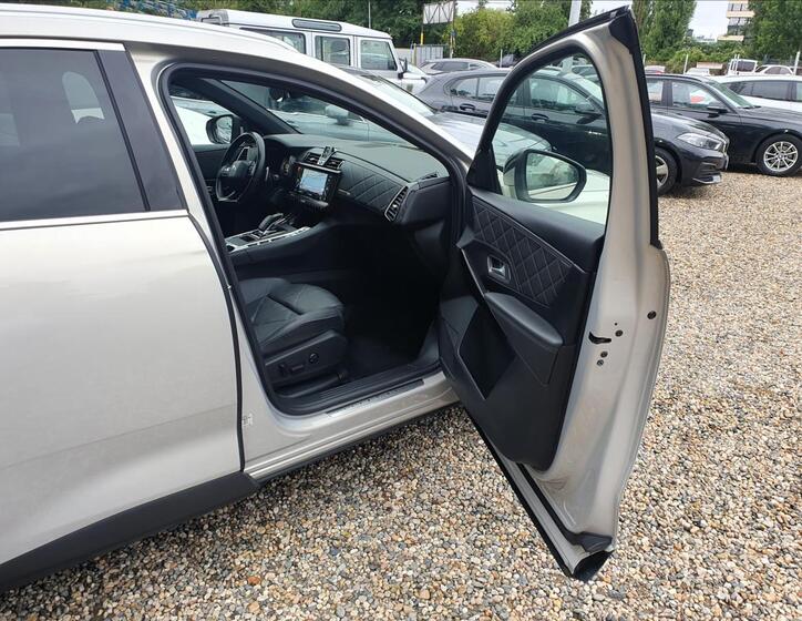 DS Automobiles DS7 Crossback 10