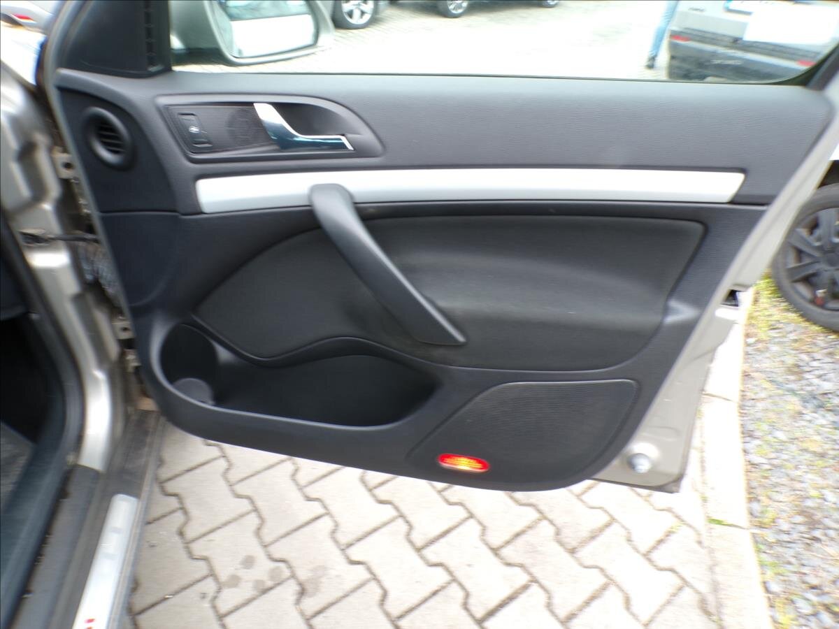 Škoda Octavia Kombi 2,0 l 103 kw