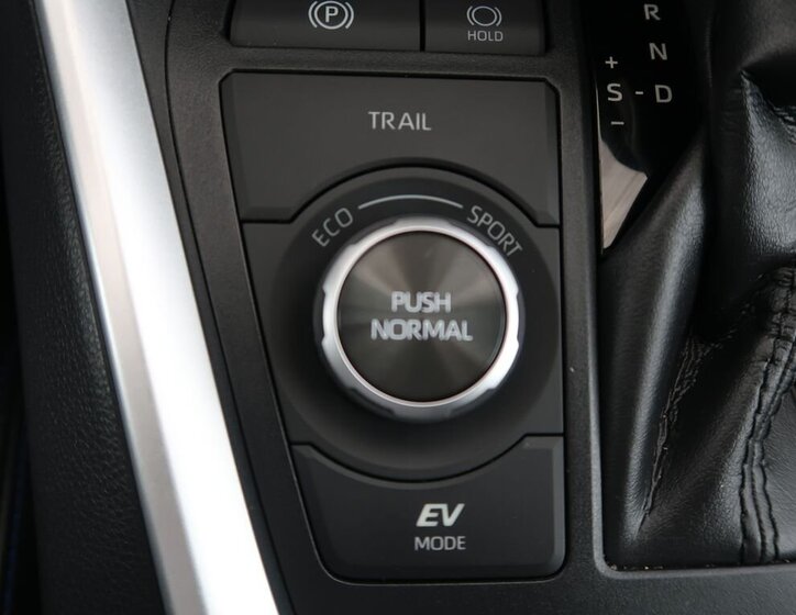 Toyota RAV4 SUV / Terénní 2,5 l 131 kw