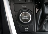 Toyota RAV4 SUV / Terénní 2,5 l 131 kw