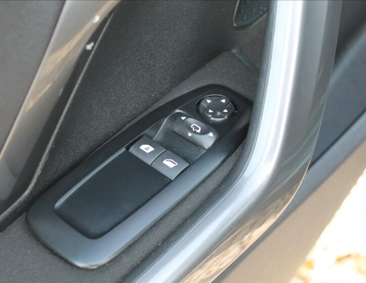 Peugeot 2008 SUV / Terénní 1,2 l 60 kw