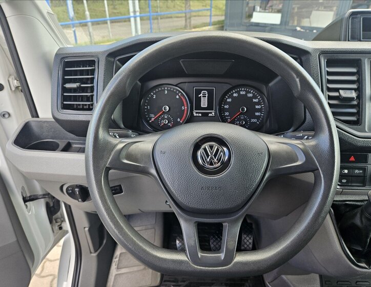 Volkswagen Crafter 10
