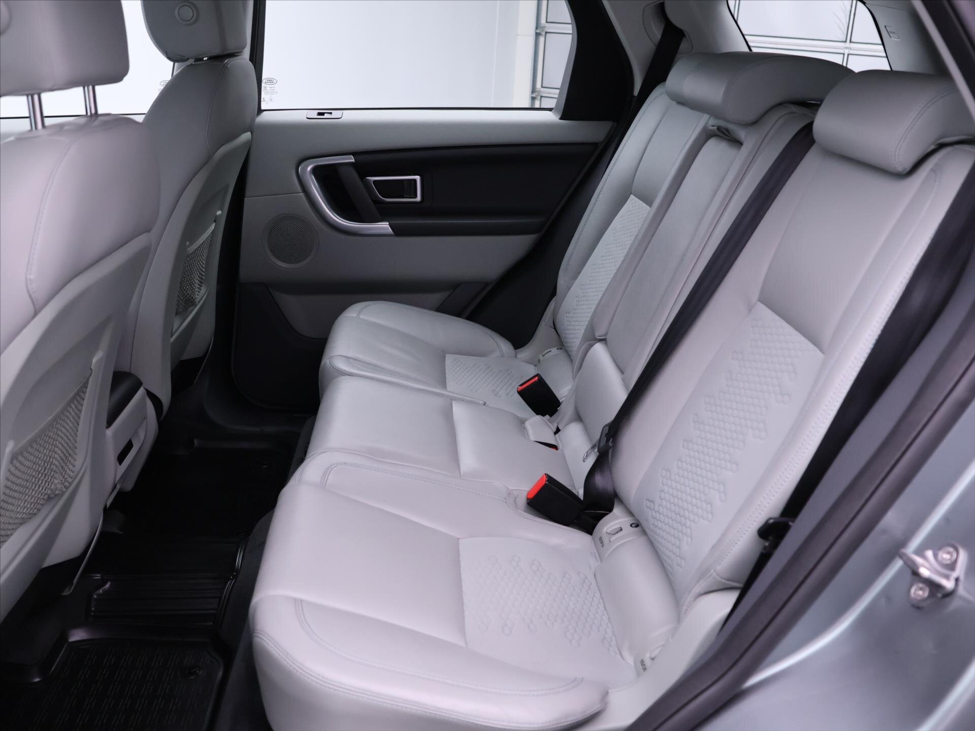 Land Rover Discovery Sport SUV 2,0 l 110 kw