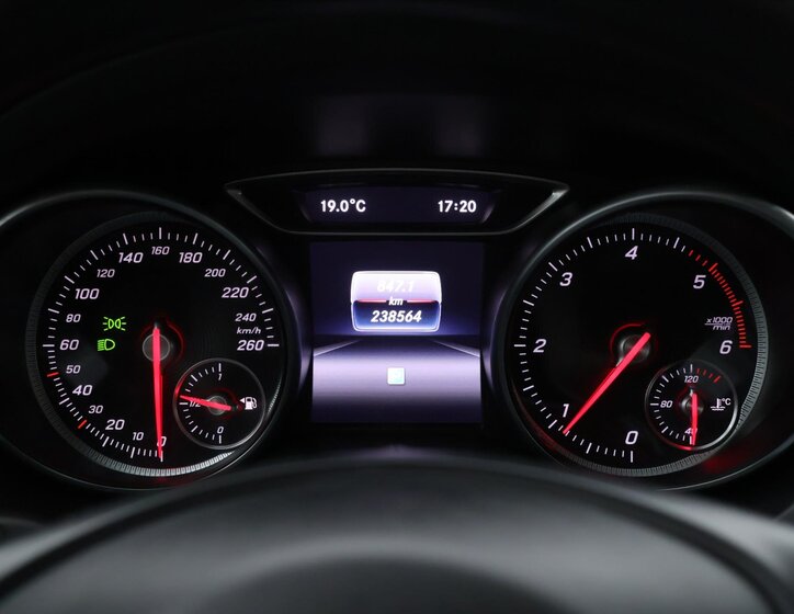 Mercedes-Benz CLA Kombi 1,5 l 80 kw