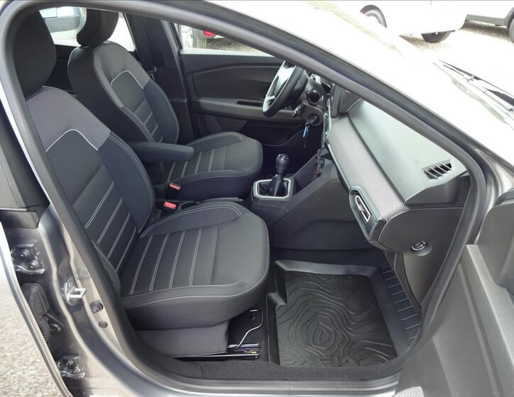 Dacia Sandero Hatchback 999,0 67 kw