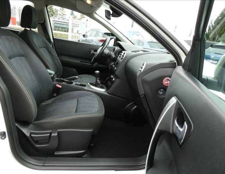 Nissan Qashqai SUV 2,0 l 104 kw