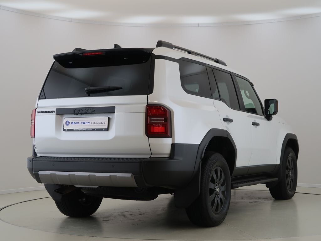 Toyota Land Cruiser SUV 2,8 l 151 kw