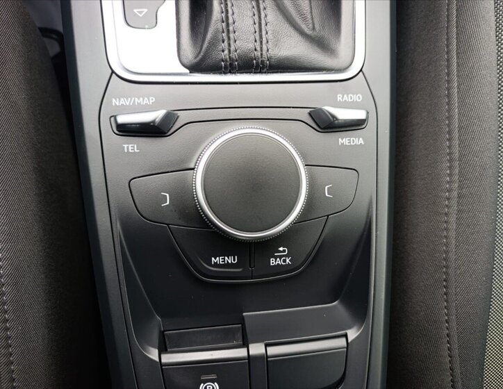 Audi Q2 SUV / Terénní 999,0 85 kw