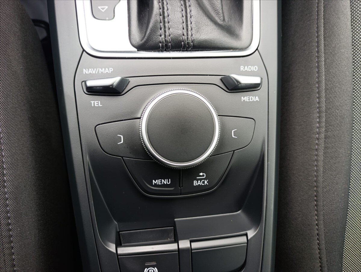 Audi Q2 SUV / Terénní 999,0 85 kw