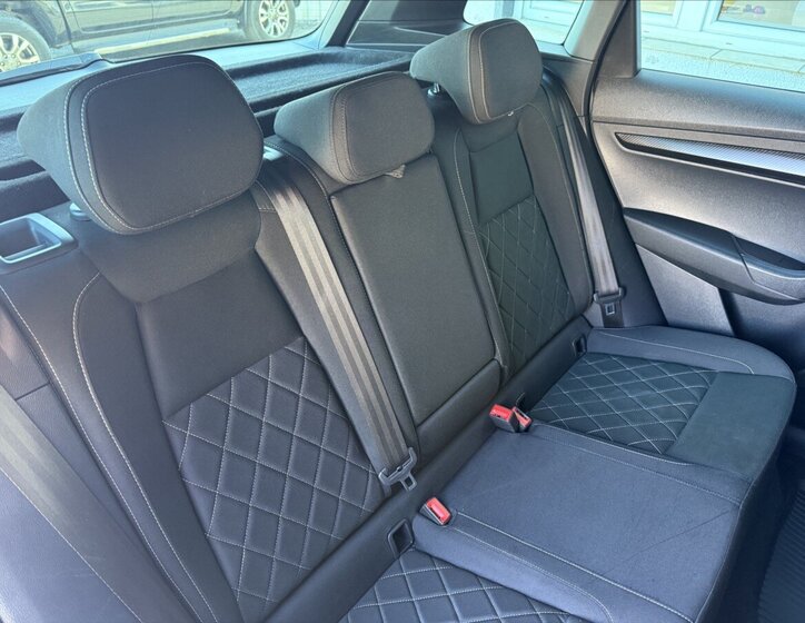 Škoda Karoq SUV / Terénní 2,0 l 140 kw