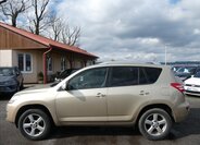 Toyota RAV4 SUV / Terénní 2,2 l 110 kw
