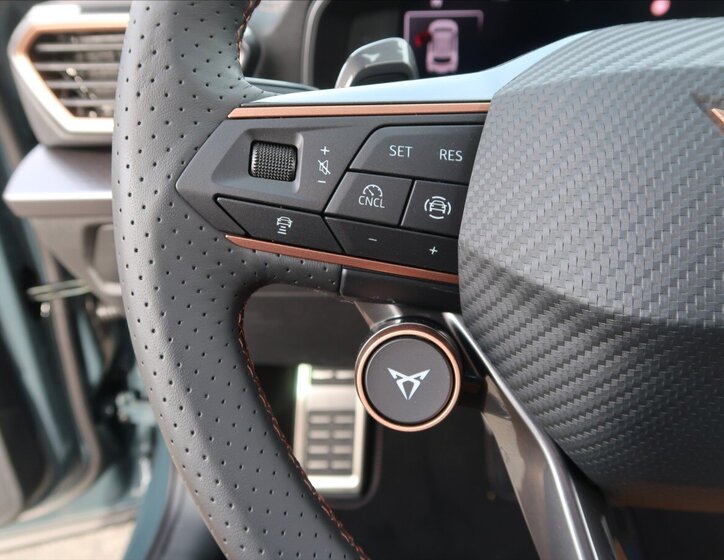 Cupra Formentor SUV / Terénní 2,0 l 195 kw