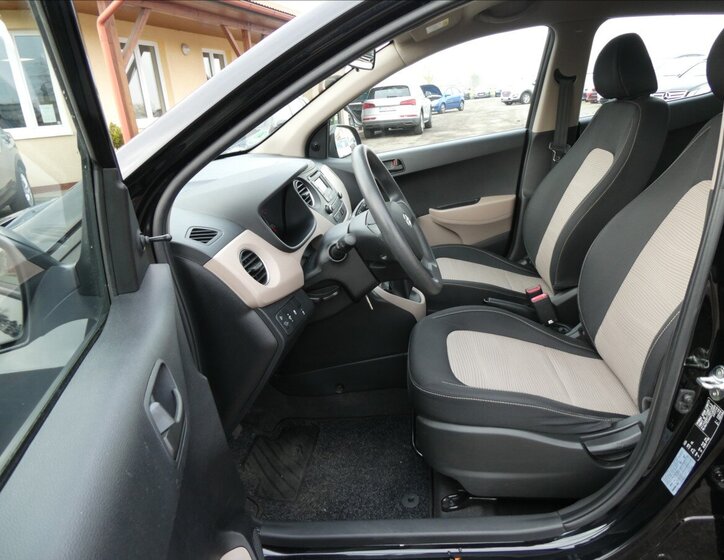 Hyundai i10 Hatchback 998,0 49 kw