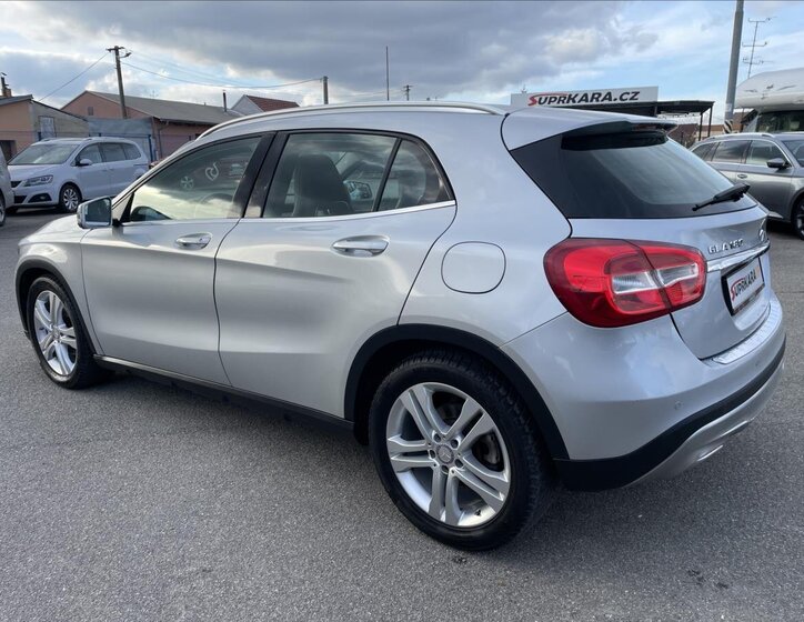 Mercedes-Benz GLA 7