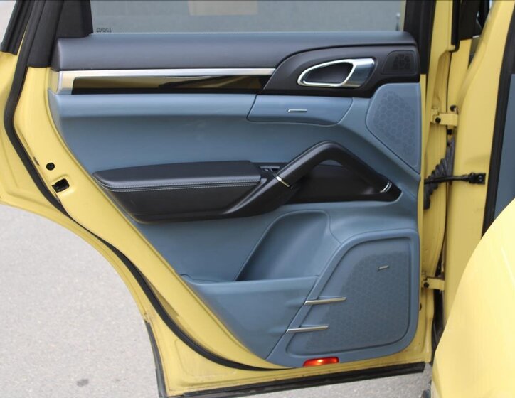 Porsche Cayenne SUV / Terénní 4,8 l 294 kw