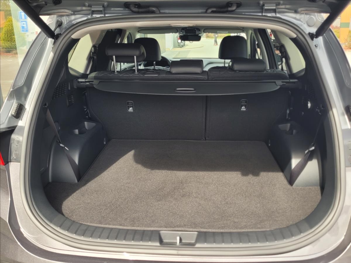 Hyundai Santa Fe SUV 1,6 l 195 kw