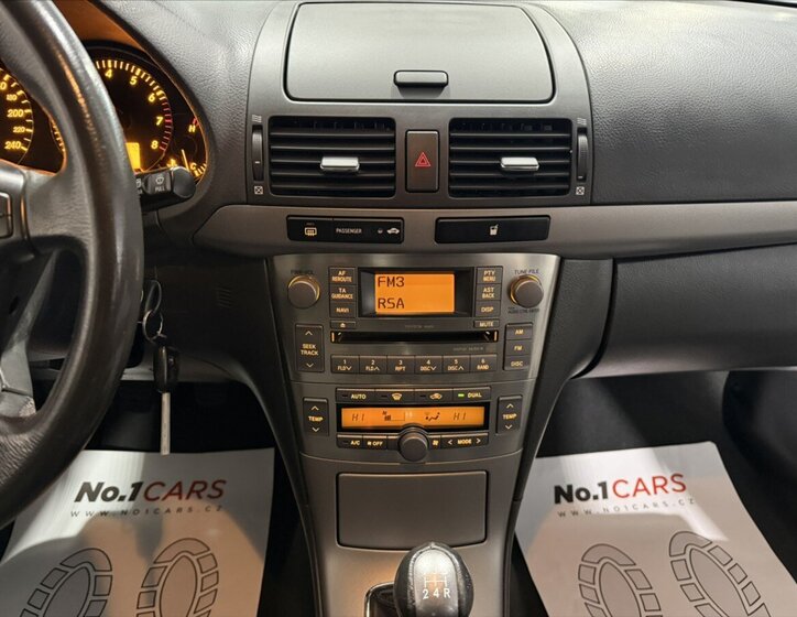 Toyota Avensis Liftback 1,8 l 95 kw