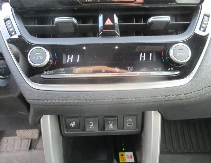 Toyota Corolla Cross 18