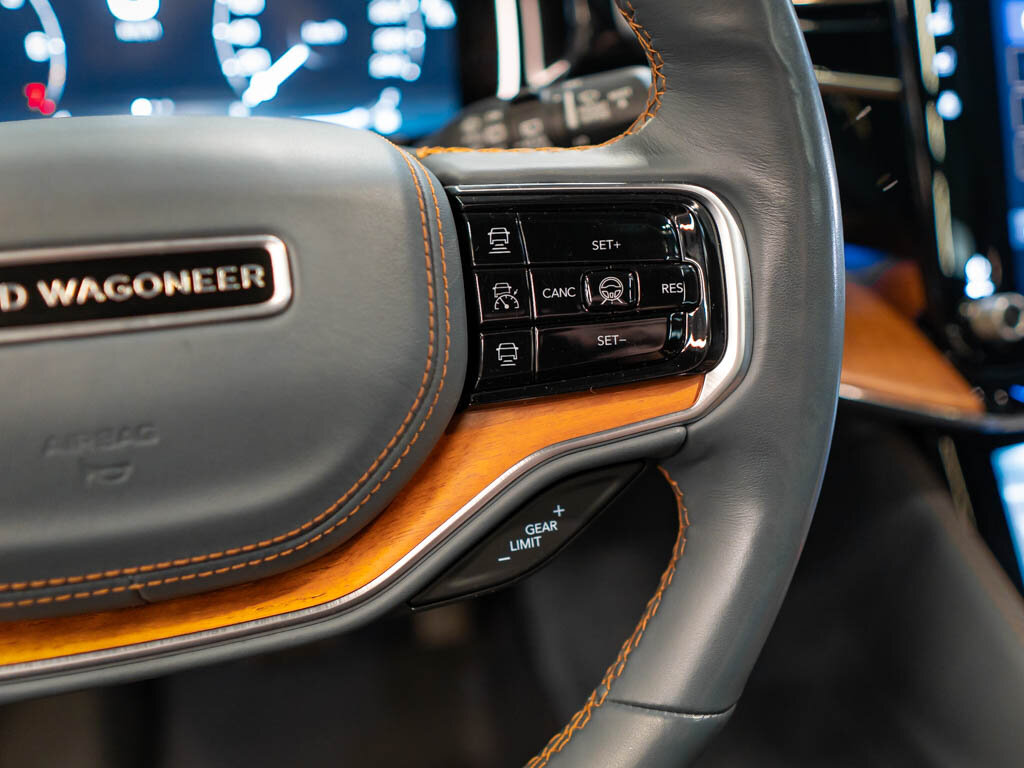 Jeep Grand Wagoneer SUV 6,4 l 351 kw