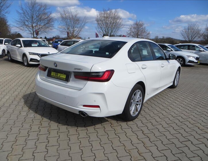 BMW Řada 3 Sedan / Limuzína 2,0 l 115 kw